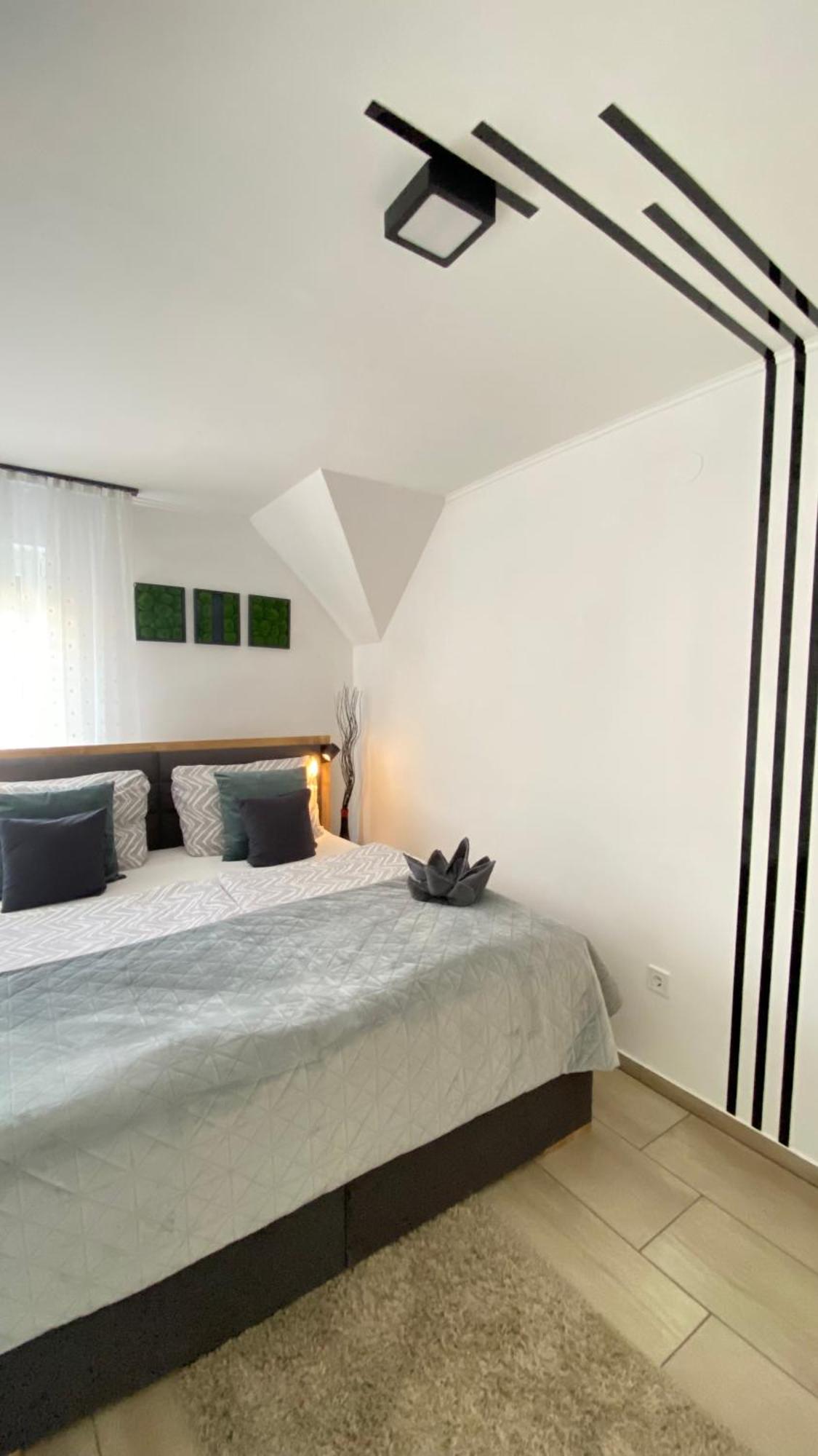 Ikon Apartment Heviz Exterior foto